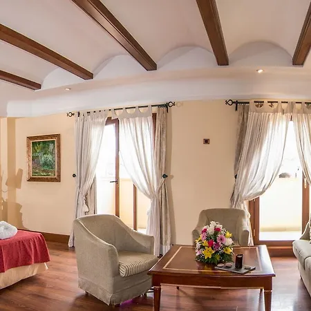 Hotel Abades