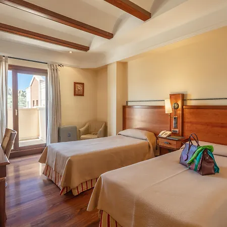 Hotel Abades 4*