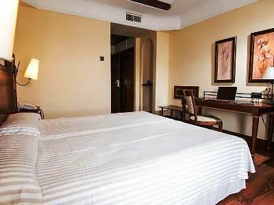 Abades Hotel 4*